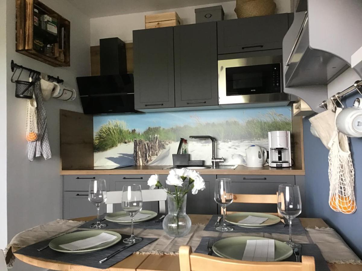 Liebevoll Eingerichtete Ferienwohnung Luettje Koje Dornum Exterior photo