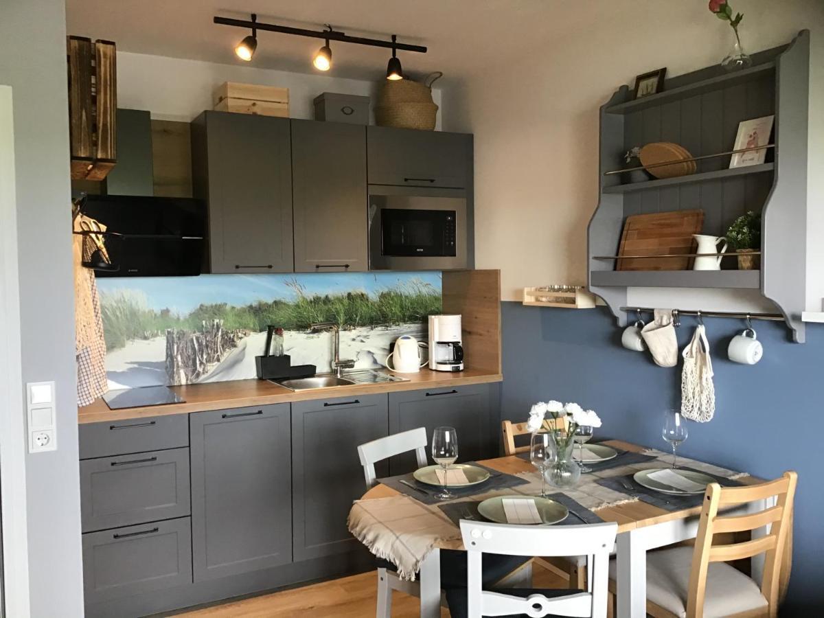 Liebevoll Eingerichtete Ferienwohnung Luettje Koje Dornum Exterior photo